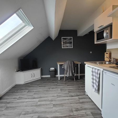 Studio "Sous Les Toits", Proche Hyper Centre Et Commerces ! Valenciennes Bagian luar foto