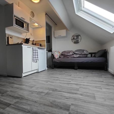 Studio "Sous Les Toits", Proche Hyper Centre Et Commerces ! Valenciennes Bagian luar foto