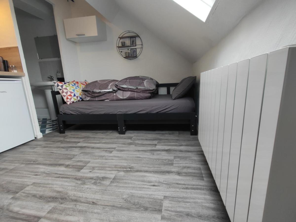 Studio "Sous Les Toits", Proche Hyper Centre Et Commerces ! Valenciennes Bagian luar foto