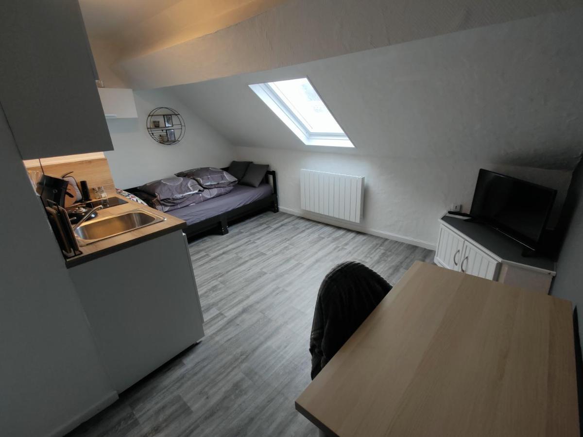Studio "Sous Les Toits", Proche Hyper Centre Et Commerces ! Valenciennes Bagian luar foto